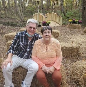 Meet your Posher, Elaine